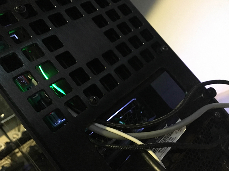 Illustration for article titled CybertronPC CLX Scarab Gaming System Review: Big Power In A Small Package